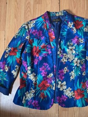 DN Design Blazer with Vibrant Floral Print, Long Sleeve, Mandarin Collar Size 16